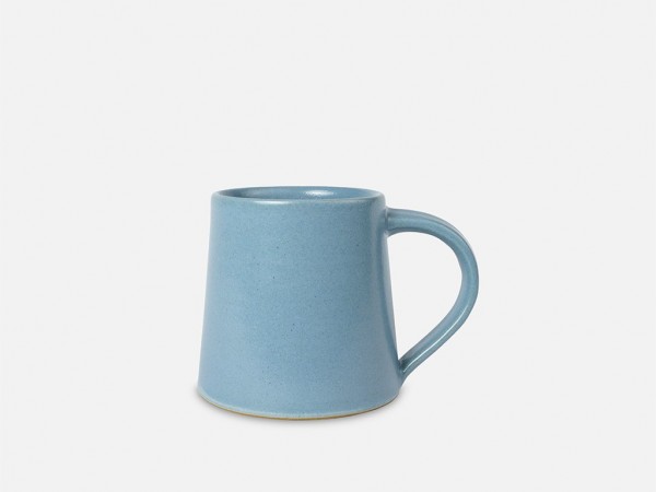 Schlichte Tasse aus Keramik