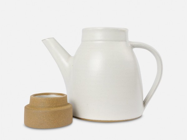 Schlichte Teekanne aus Keramik